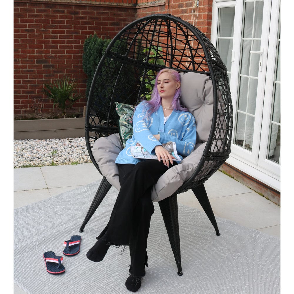 Egg chair 2025 rain cover